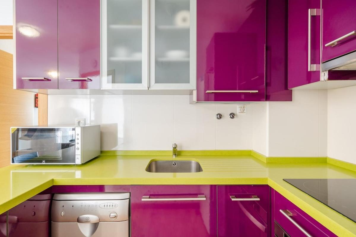 Explore From A Moderm Apartment *